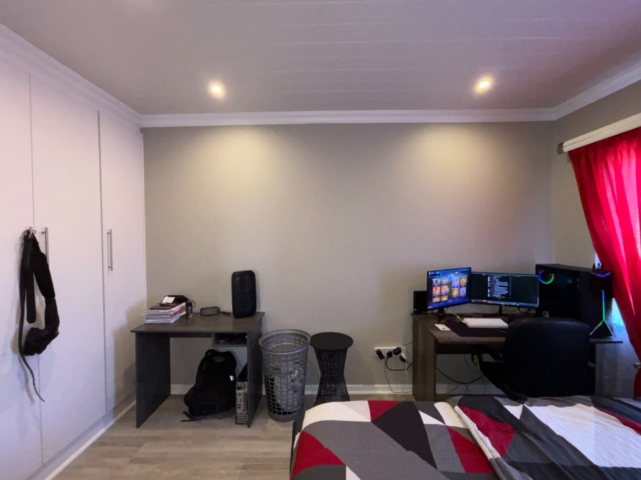 2 Bedroom Property for Sale in Pellissier Free State